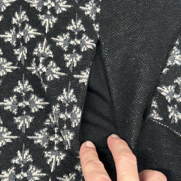 Icelandic Design Sweater Womens Medium Merino Wool Floral Embroidered Cardigan - Picture 4 of 8